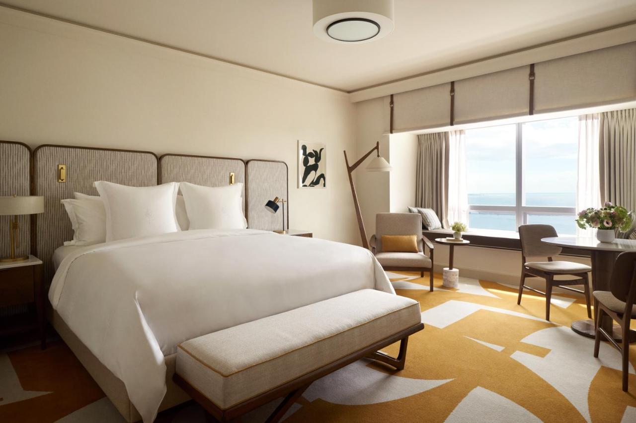 Bayfront Corner Suite