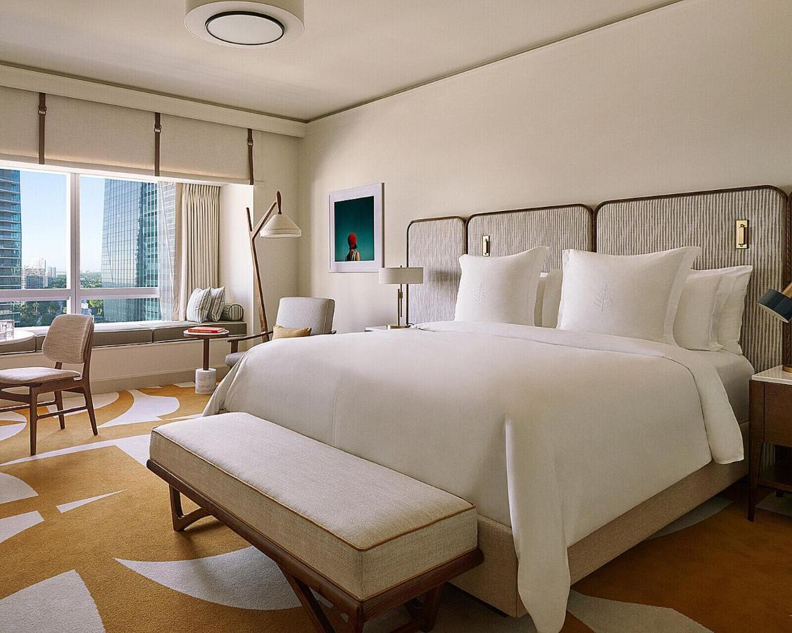 Premier Cityscape Access Room King