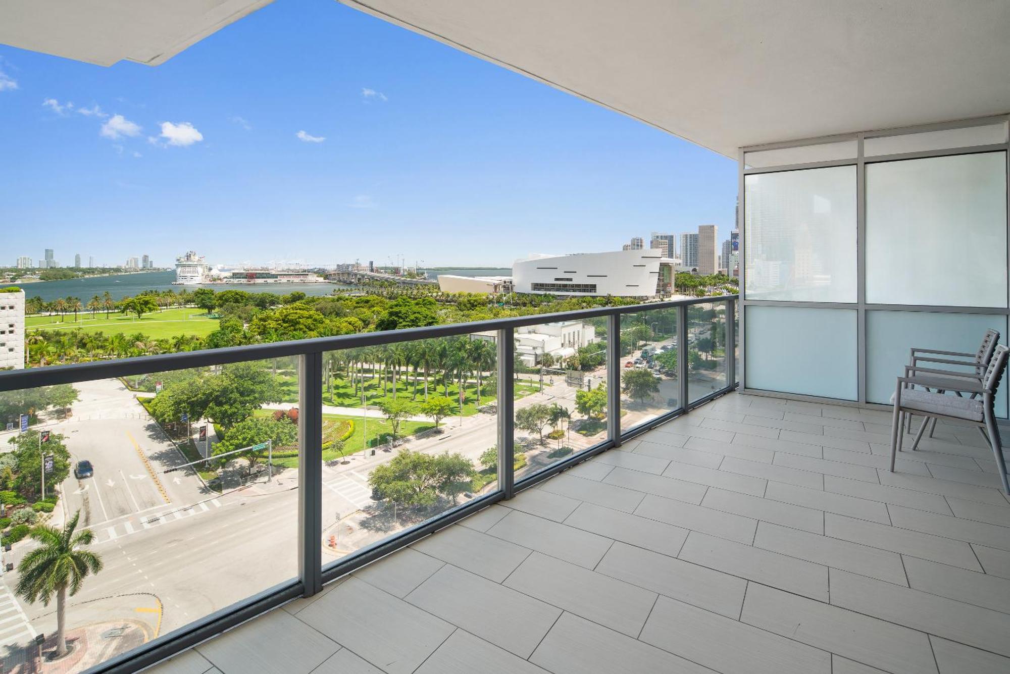 Deluxe Room Two Double beds Balcony Bay View