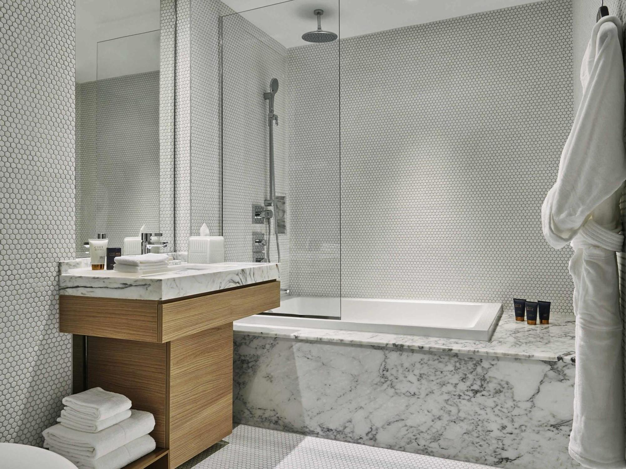 Lux Two Bedroom Suite